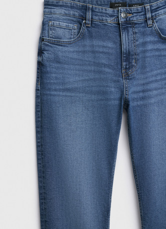 Зауженные джинсы