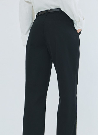 Чиносы с ремнём