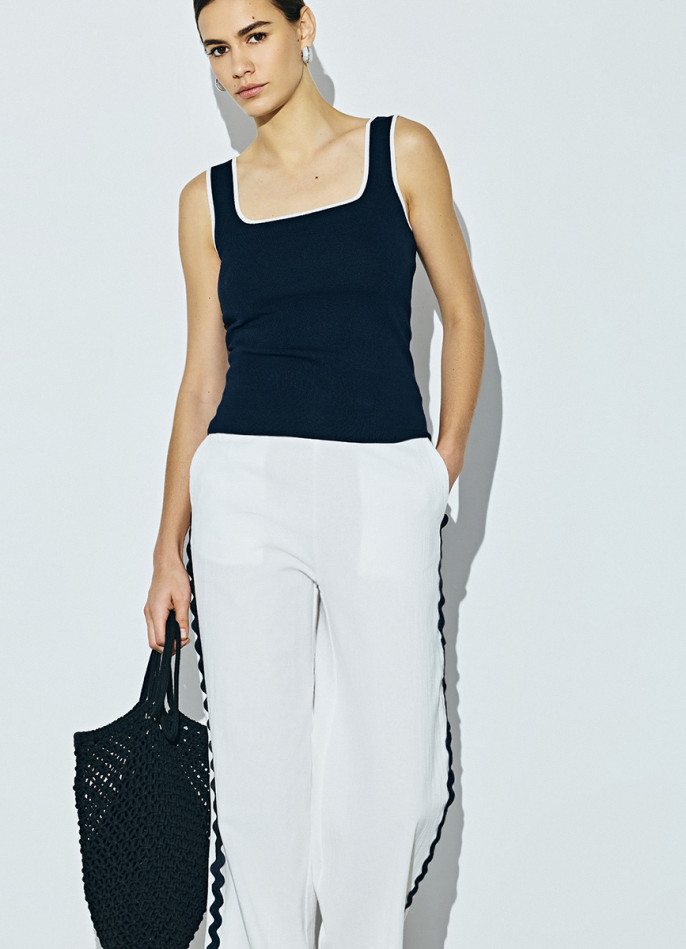 Вязаный топ с контрастной отделкой