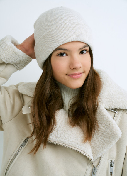 Вязаная шапка для девочек Бежевый 899₽