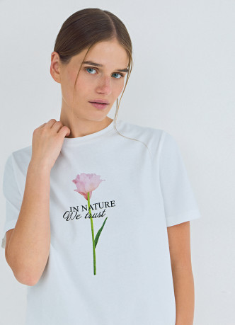 Футболка с цветочным принтом