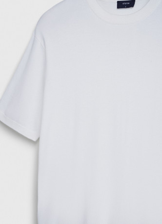 Вязаная футболка из пряжи