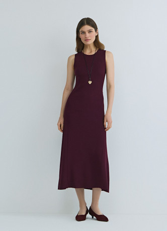 Вязаное платье с расклёшенной юбкой