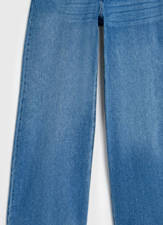 Широкие джинсы с высокой посадкой