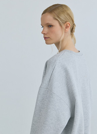 Свитшот с вышивкой