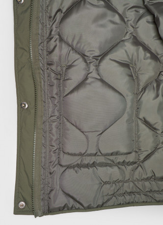 Утеплённая короткая куртка