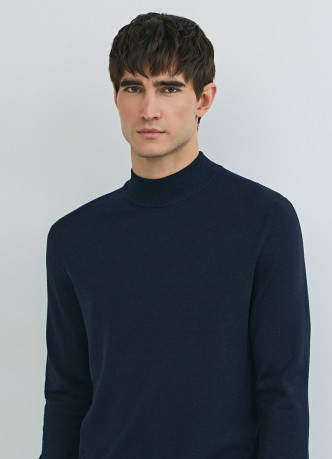 Базовый джемпер с воротником-стойкой