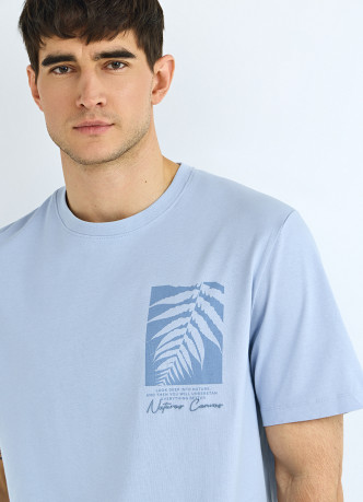 Футболка с принтом и вышивкой