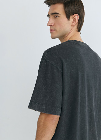 Базовая футболка с эффектом стирки