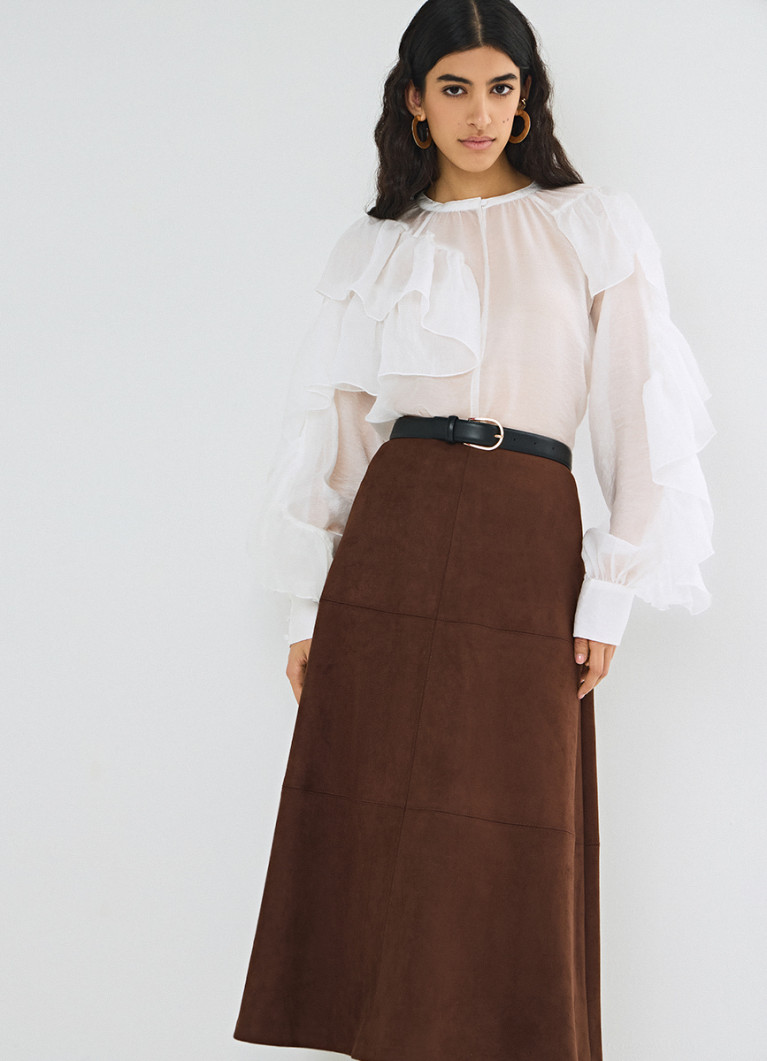 Кэти жігітке минет жасамас бұрын майлы массаж жасайды Жыныстық бейнелер мен фото клиптер