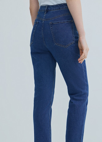 Узкие джинсы с высокой посадкой