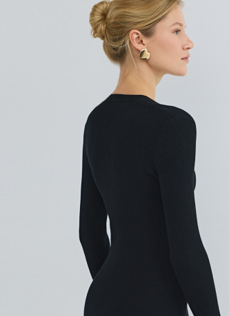 Вязаное платье мини