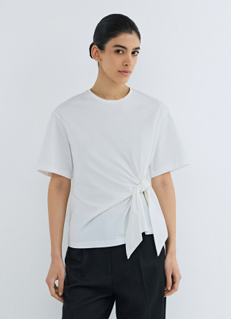 Футболка с декоративным узлом