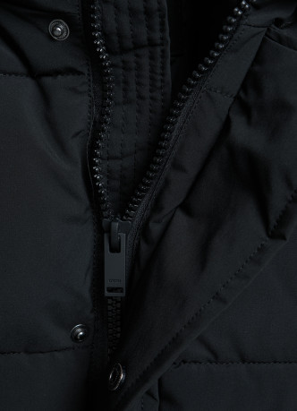 Утеплённая базовая куртка с капюшоном