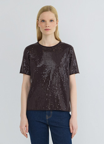 Джемпер с пайетками и коротким рукавом