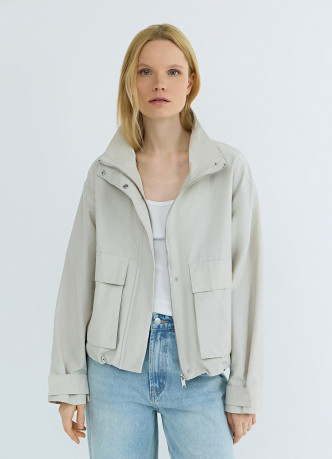 Лёгкая куртка с воротником-стойкой