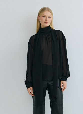 Блузка из шифона с шарфом