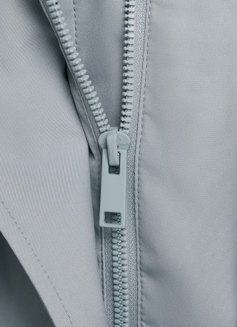 Легкая куртка