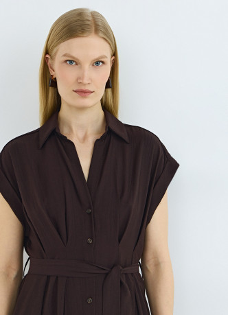 Приталенное платье-рубашка с принтом