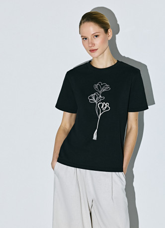 Футболка с цветочным декором