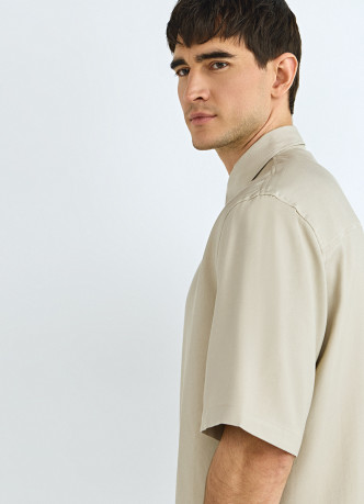 Рубашка из вискозы с коротким рукавом