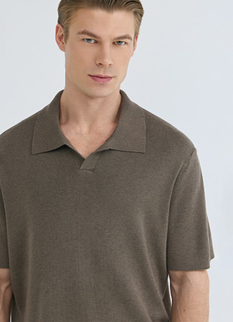 Вязаное поло с коротким рукавом