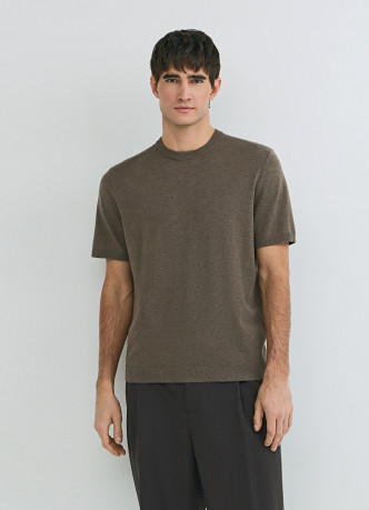 Вязаная футболка из пряжи