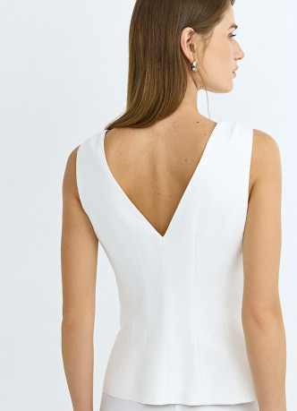 Жилет изо льна на пуговицах