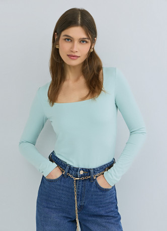 Лонгслив с квадратным вырезом