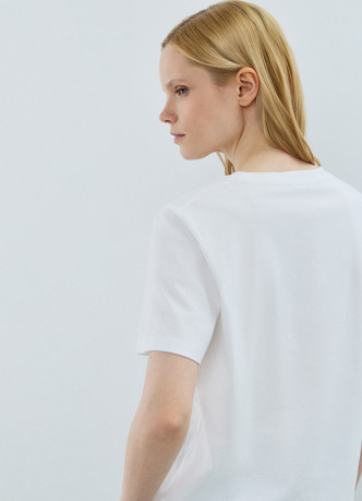 Футболка с цветочным принтом