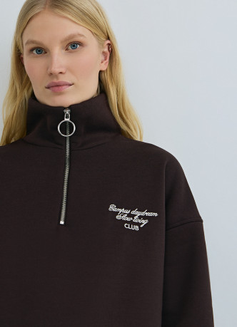 Свитшот с принтом и воротником на молнии