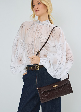 Клатч из натуральной кожи с крокодиловым тиснением O'STIN x Яндекс Книги