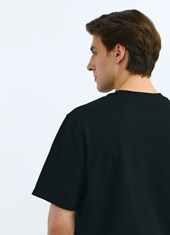 Базовая футболка с необработанным краем