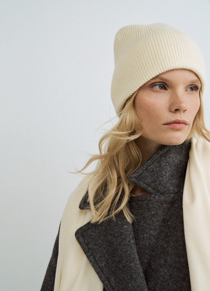 Шапка-бини Бежевый 499₽