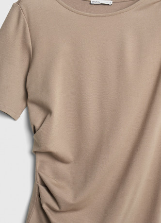 Футболка с драпировкой