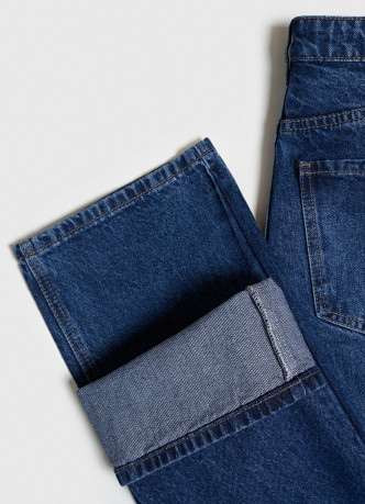 Прямые джинсы с высокой посадкой