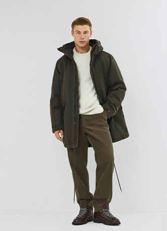 Удлинённая утеплённая парка с капюшоном