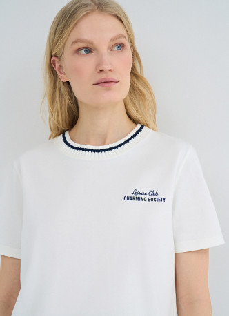 Футболка с вышивкой