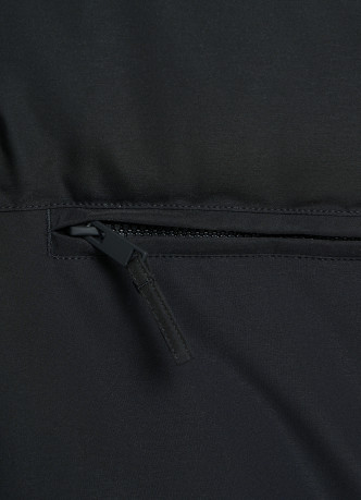 Утеплённая куртка с капюшоном