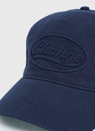 Бейсболка с 3D-вышивкой