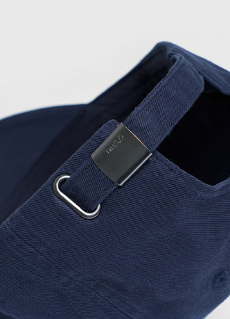 Бейсболка с 3D-вышивкой