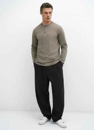 Лонгслив с воротником хенли