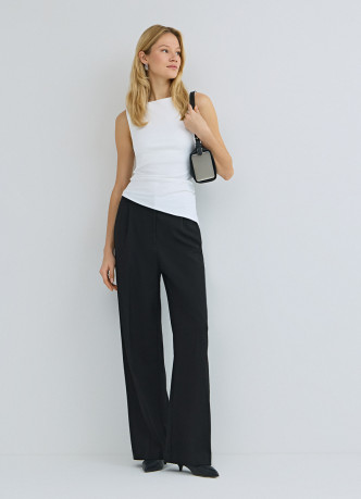 Асимметричный топ без рукавов