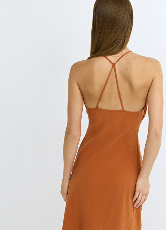 Платье с открытой спиной