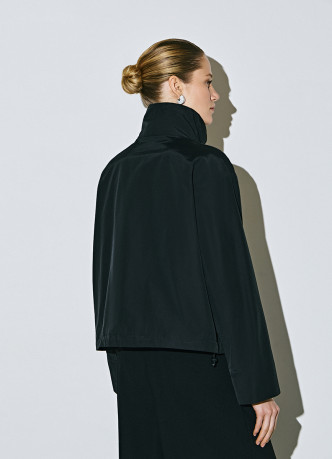 Лёгкая куртка с воротником-стойкой