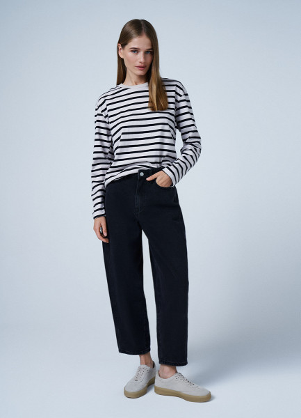 

Свободные джинсы, Серый