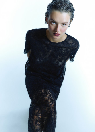 Полупрозрачная ажурная футболка