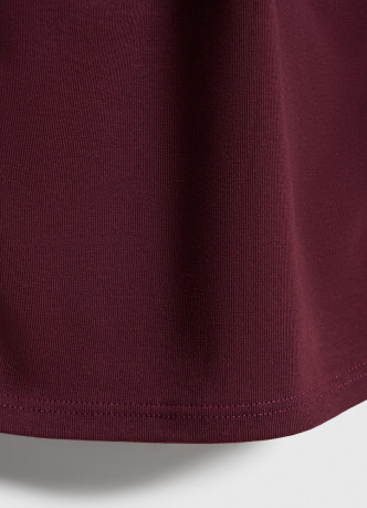 Лонгслив с вырезом лодочкой