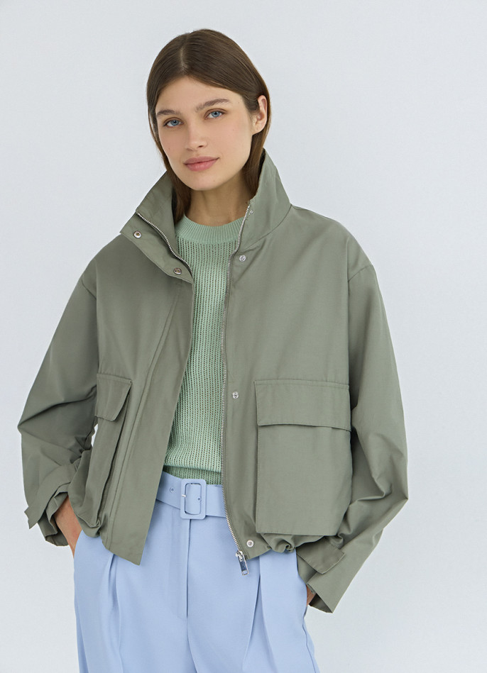 Лёгкая куртка с воротником-стойкой
