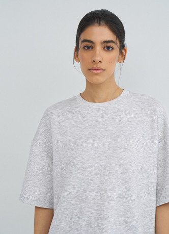 Футболка оверсайз с разрезами